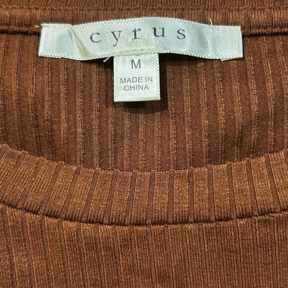 NWOT Cyrus Ribbed Brown Top Size M - Picture 2 of 5